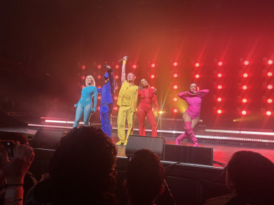 [url=https://www.instagram.com/al_perkins/]Credit[/url] 
Keywords: Band;Tour