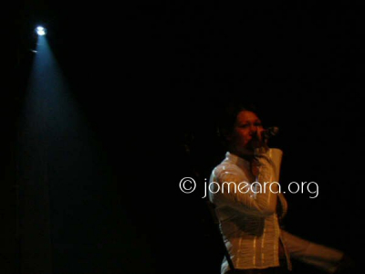 josinging1.jpg